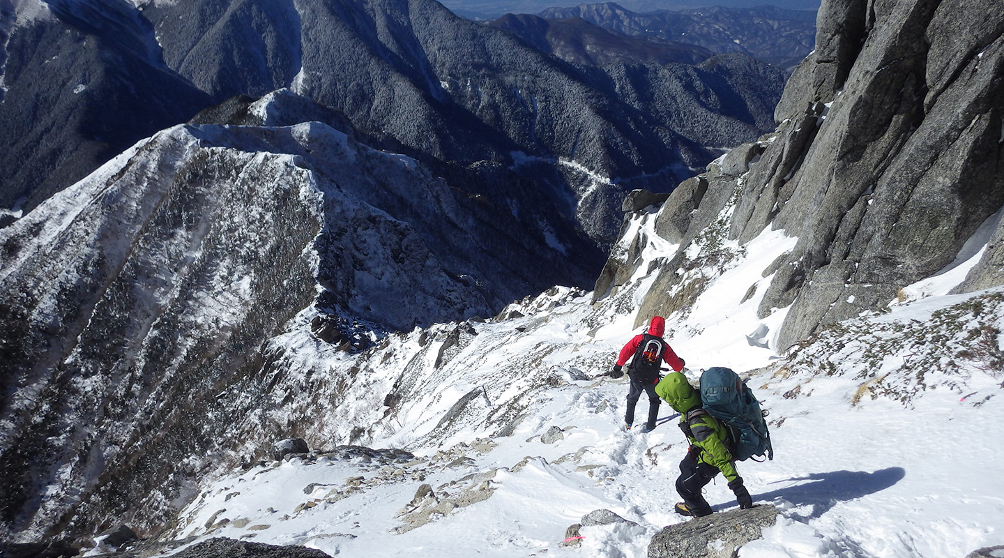 年末年始　雪山登山　南アルプス　甲斐駒ケ岳
