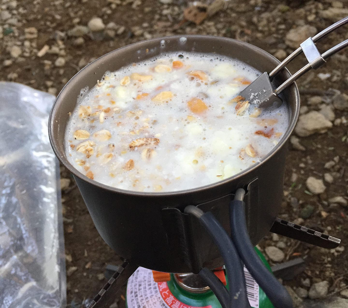ソロ登山　チタンカップ　朝食