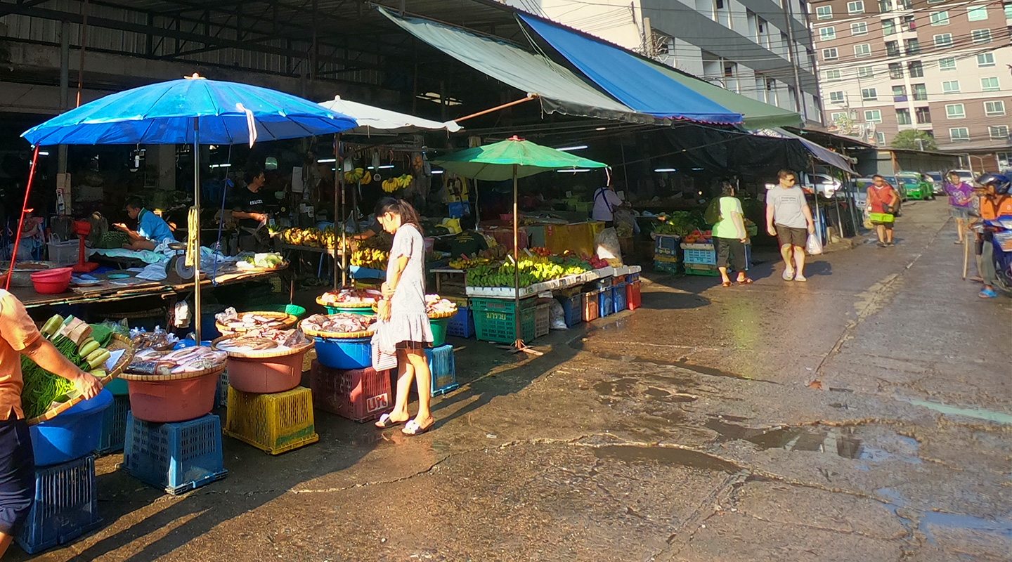 タイ　ドンムアン　市場